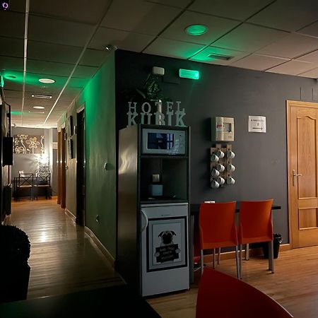 Kubik Hotel Caces Eksteriør bilde