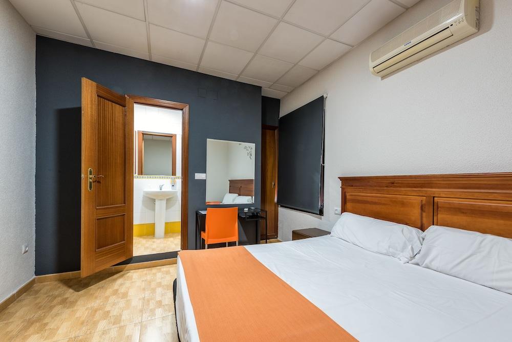 Kubik Hotel Caces Eksteriør bilde