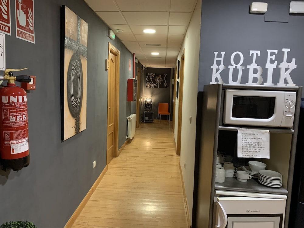 Kubik Hotel Caces Eksteriør bilde