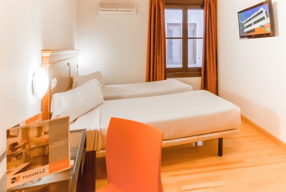 Kubik Hotel Caces Eksteriør bilde